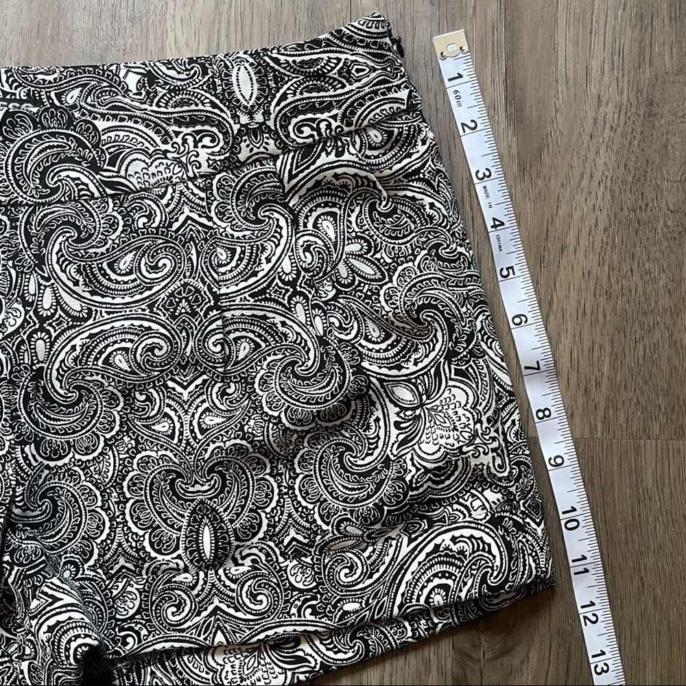 Express Paisley Shorties Shorts - Size 4 - Picture 5 of 7